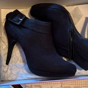 Black bootie